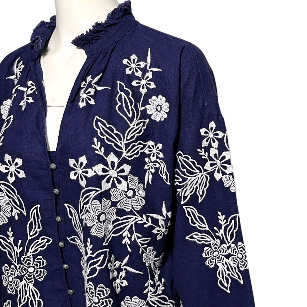 Pilcro Tavi Embroidered Linen Blend Blouse Navy Floral Ruffle Neck Size Large - Picture 6 of 11